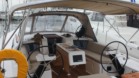 Dufour 390