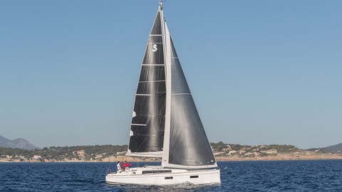Beneteau Oceanis 38.1