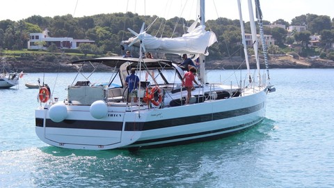 Beneteau Oceanis Yacht 62