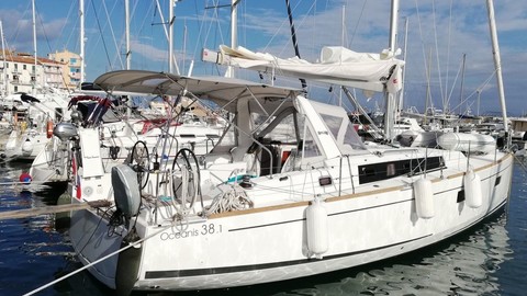 Beneteau Oceanis 38.1
