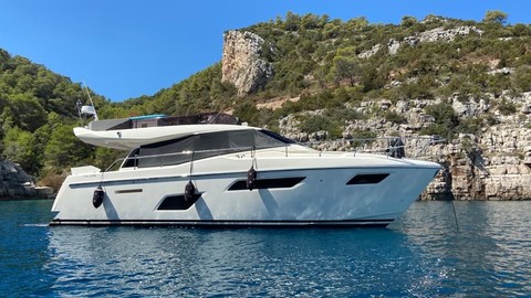 Ferretti 450