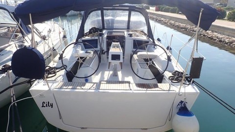 Dufour 360
