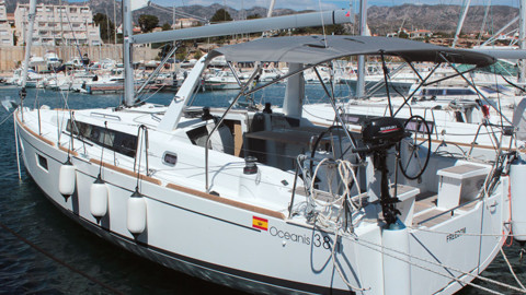 Beneteau Oceanis 38.1