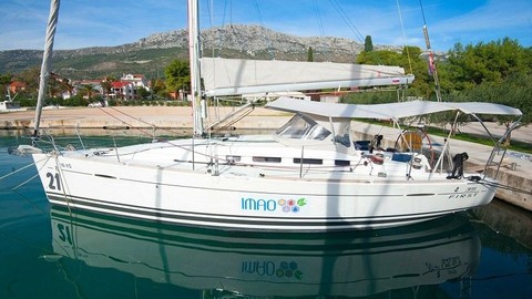 Beneteau First 35