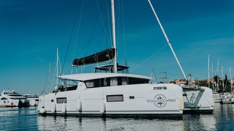 Lagoon 42