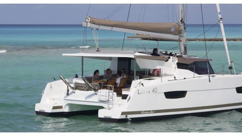 Fountaine Pajot Lucia 40