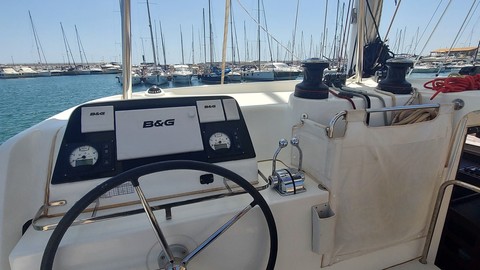 Lagoon 42