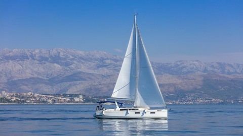 Beneteau Oceanis 38