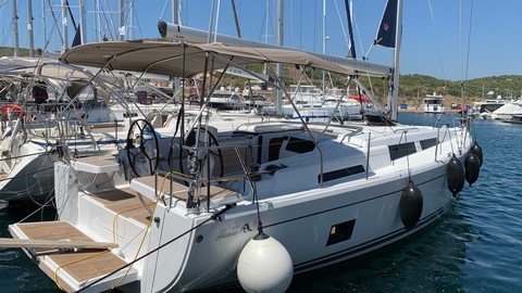 Hanse 418