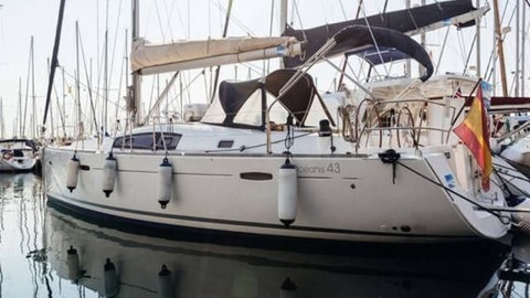 Beneteau Oceanis 43