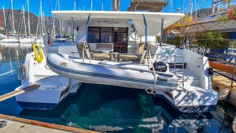 Fountaine Pajot Lucia 40