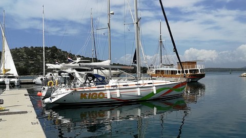Bavaria 44