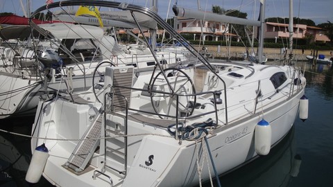 Beneteau Oceanis 43