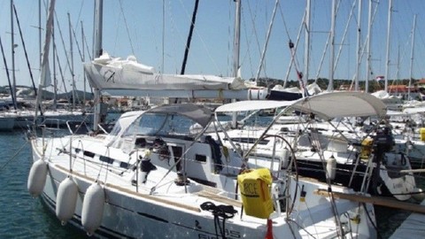 Beneteau First 35