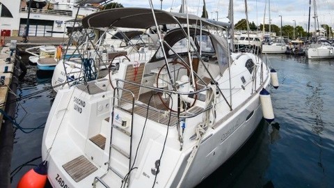 Beneteau Oceanis 40