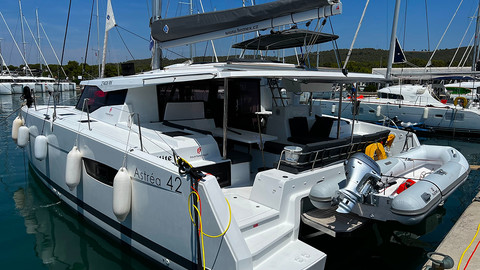 Fountaine Pajot Astréa 42