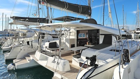 Lagoon 42