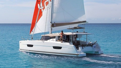 Fountaine Pajot Lucia 40