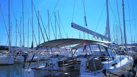 Hanse 548