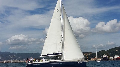 Beneteau Oceanis 43