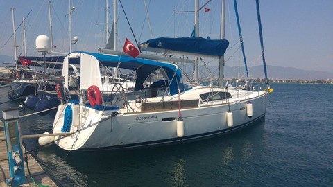 Beneteau Oceanis 43