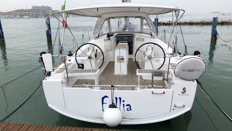 Beneteau Oceanis 38