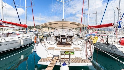 Beneteau Oceanis 48