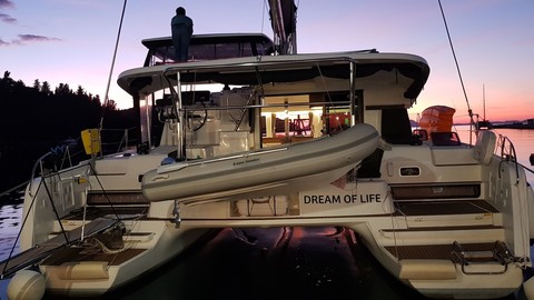 Lagoon 42