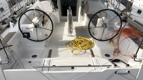 Beneteau Oceanis 38