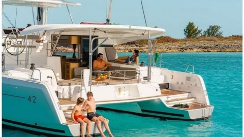 Lagoon 42