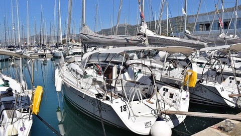 Beneteau First 35