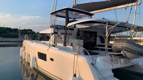 Lagoon 42