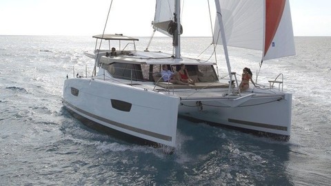 Fountaine Pajot Lucia 40