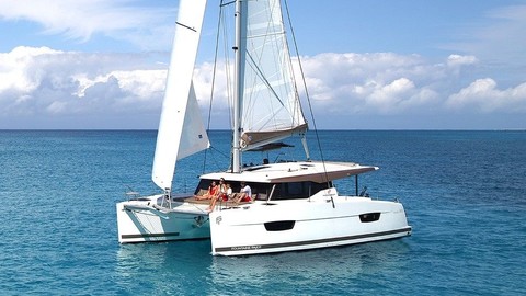 Fountaine Pajot Lucia 40