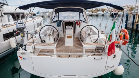 Beneteau Oceanis 38