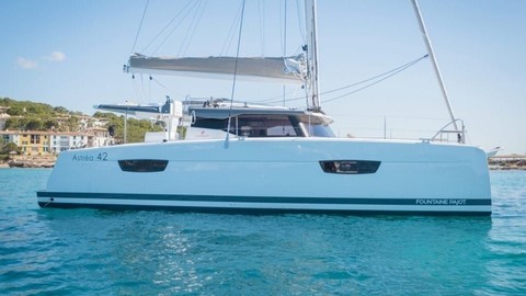 Fountaine Pajot Astréa 42
