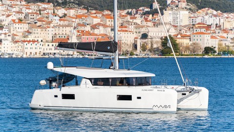 Lagoon 42