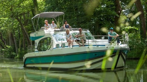 Cantieri estensi goldstar 560 c fly