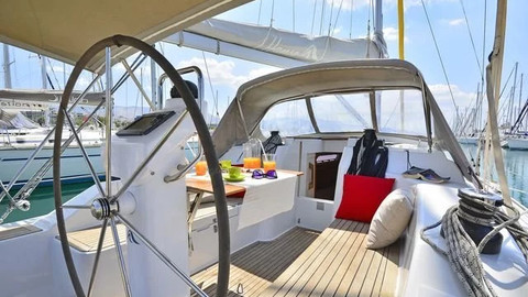 Hanse 325