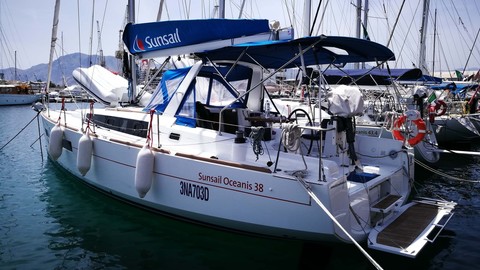Beneteau Oceanis 38