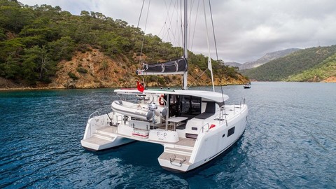 Lagoon 42