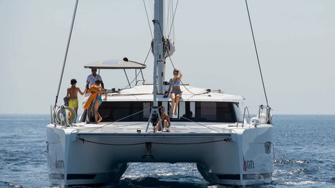 Fountaine Pajot Astréa 42