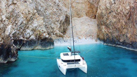 Lagoon 42