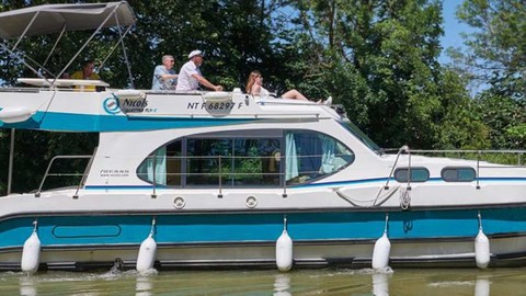 Cantieri estensi goldstar 560 c fly