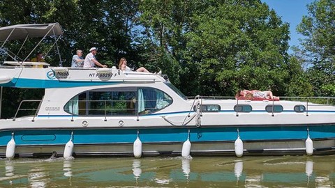 Cantieri estensi goldstar 560 c fly