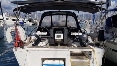Dufour 360