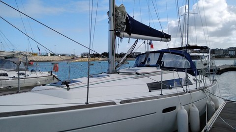 Beneteau Oceanis 37