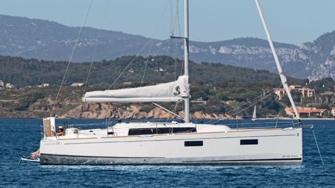 Beneteau Oceanis 38.1