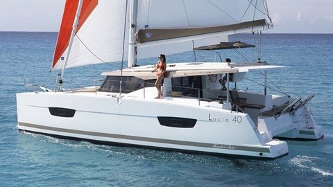 Fountaine Pajot Lucia 40