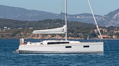 Beneteau Oceanis 38.1